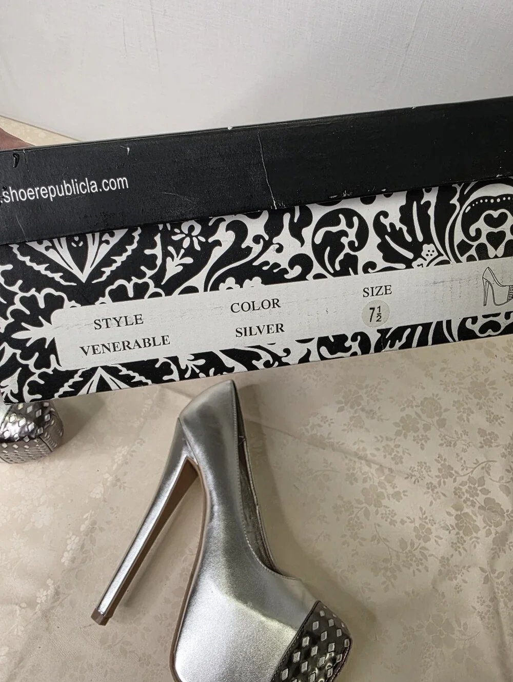 SHOE REPUBLIC LA Venerable Silver Platform Pump Heel Rhinestone Toe 7.5